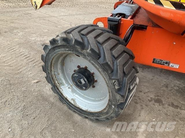 JLG 600AJ Leddede bomlifter