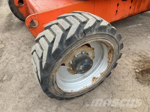 JLG 600AJ Leddede bomlifter