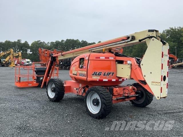 JLG 600AJ Leddede bomlifter