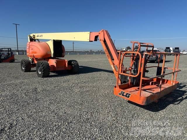 JLG 800AJ Leddede bomlifter
