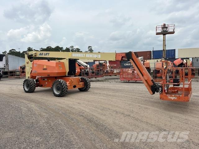 JLG 800AJ Leddede bomlifter