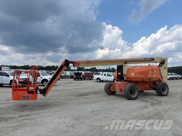 JLG 800AJ Leddede bomlifter