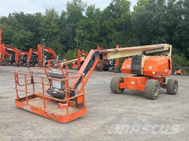 JLG 800AJ Leddede bomlifter