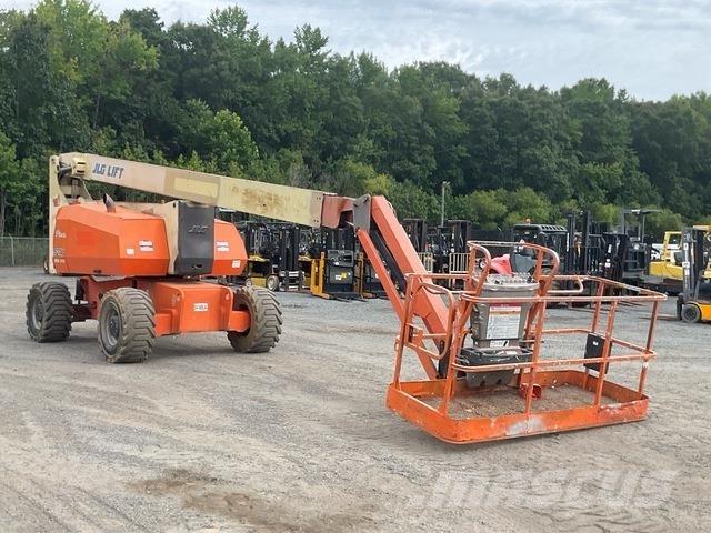 JLG 800AJ Leddede bomlifter