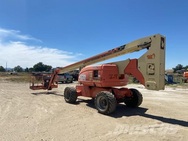 JLG 800AJ Leddede bomlifter