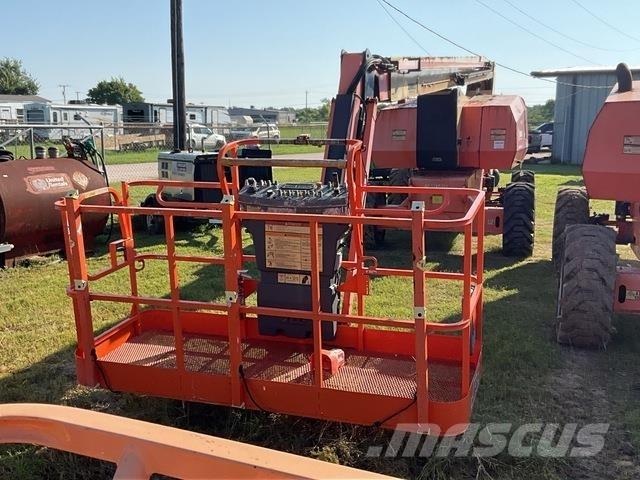 JLG 800AJ Leddede bomlifter
