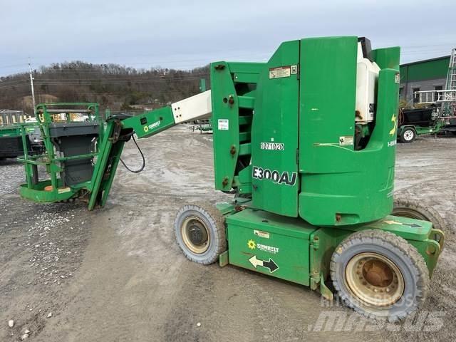 JLG E300AJ Leddede bomlifter