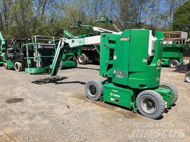 JLG E300AJ Leddede bomlifter