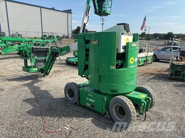 JLG E300AJ Leddede bomlifter