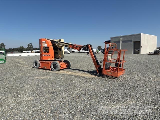 JLG E300AJP Leddede bomlifter