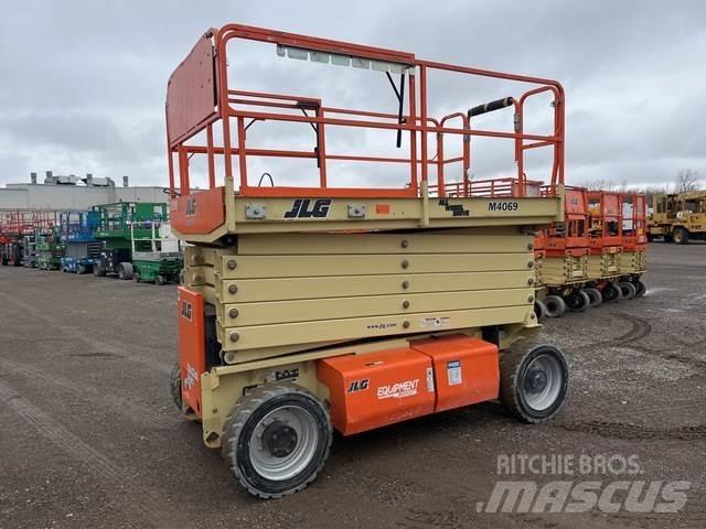 JLG M4069 Sakselifter