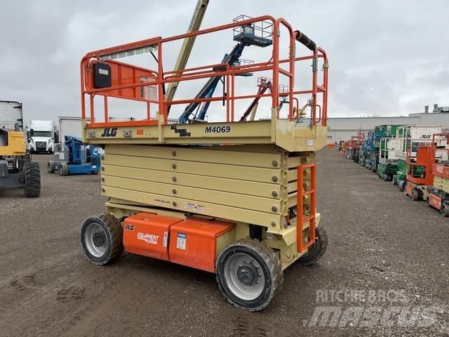 JLG M4069 Sakselifter