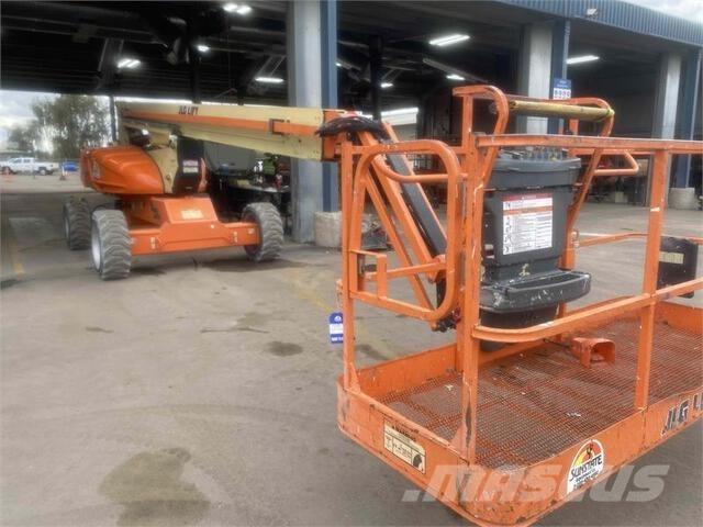 JLG M600J Leddede bomlifter