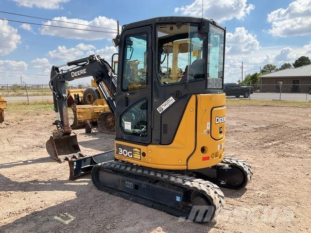 John Deere 30G Beltegraver