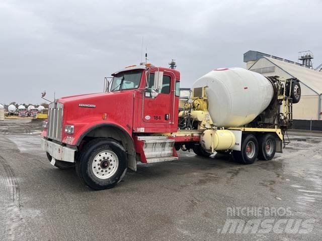 Kenworth W900B Andre lastebiler