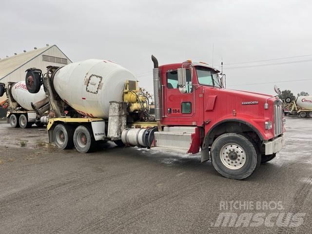 Kenworth W900B Andre lastebiler