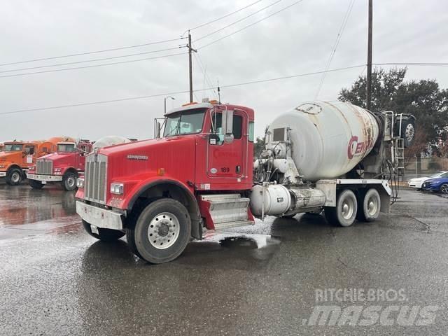 Kenworth W900B Andre lastebiler