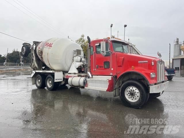 Kenworth W900B Andre lastebiler