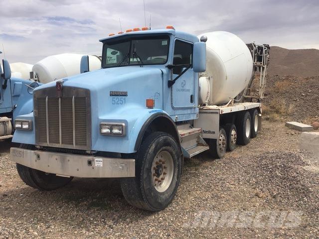 Kenworth W900B Andre lastebiler