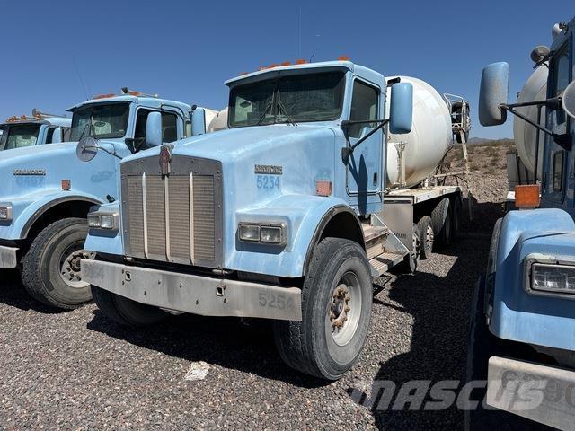 Kenworth W900B Andre lastebiler