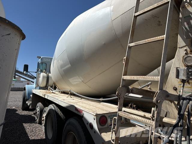 Kenworth W900B Andre lastebiler