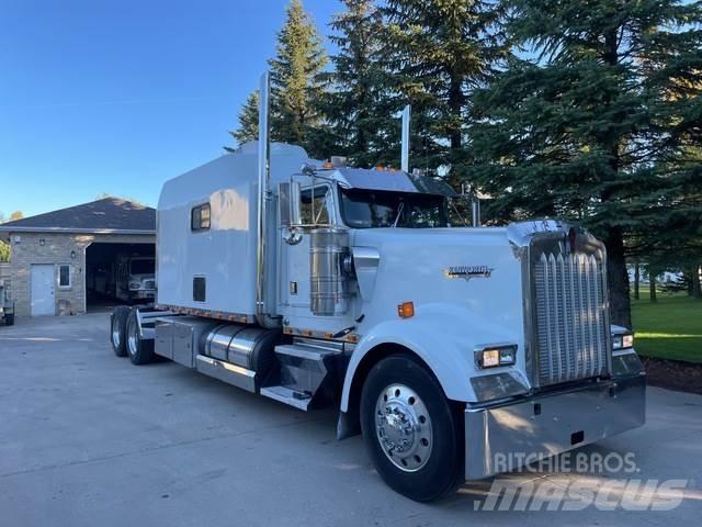 Kenworth W900L Trekkvogner