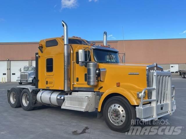 Kenworth W900L Trekkvogner