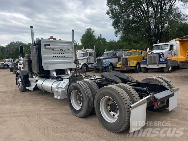 Kenworth W900L Trekkvogner