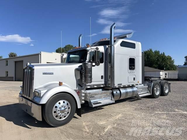 Kenworth W900L Trekkvogner