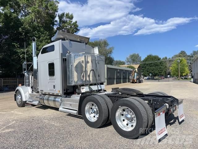Kenworth W900L Trekkvogner