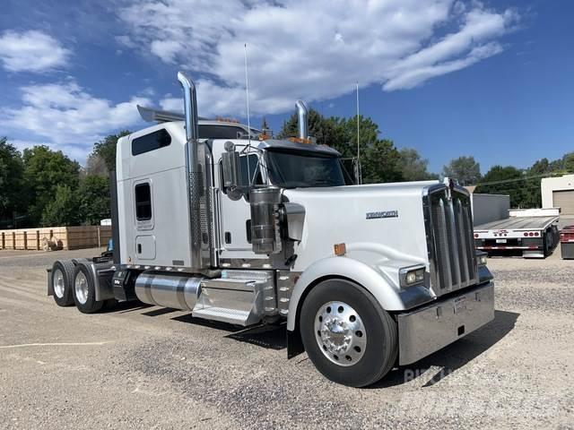 Kenworth W900L Trekkvogner