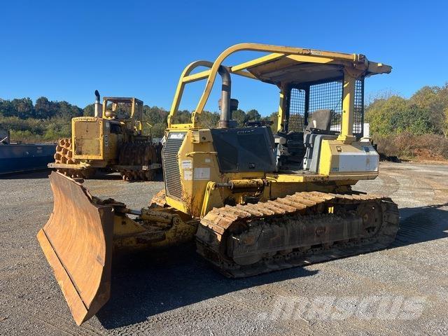 Komatsu  Dozere Beltegående