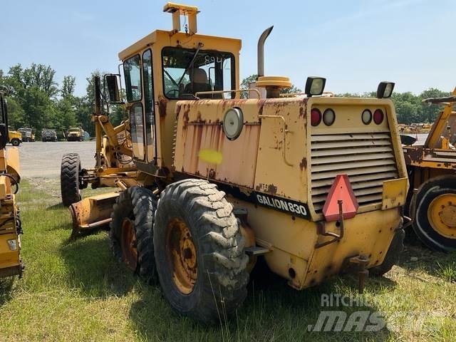 Komatsu 830B Veihøvler