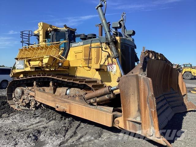Komatsu D375A Dozere Beltegående