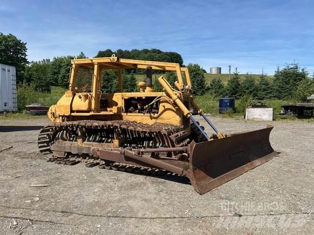 Komatsu D65P-8 Dozere Beltegående