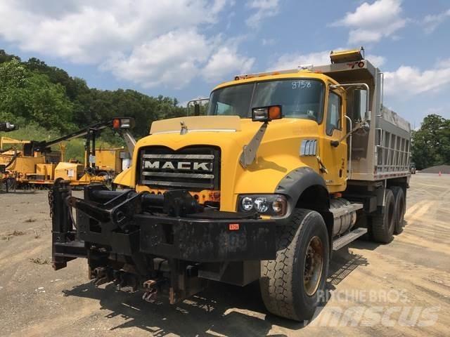 Mack 700 Snøploger- og skjær