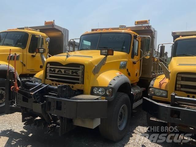 Mack 700 Snøploger- og skjær