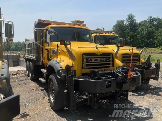 Mack 700 Snøploger- og skjær