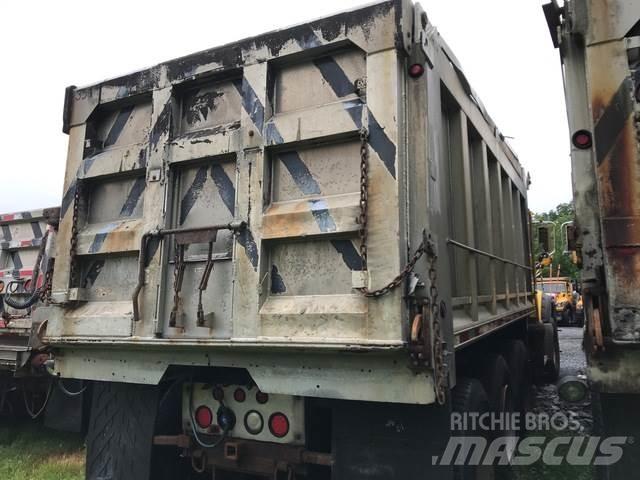 Mack 700 Snøploger- og skjær