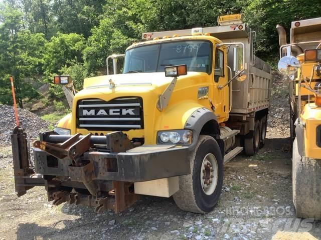 Mack 700 Snøploger- og skjær