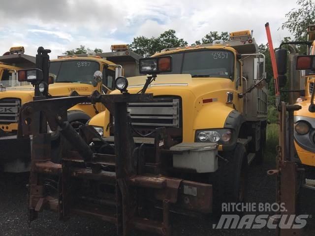 Mack 700 Snøploger- og skjær
