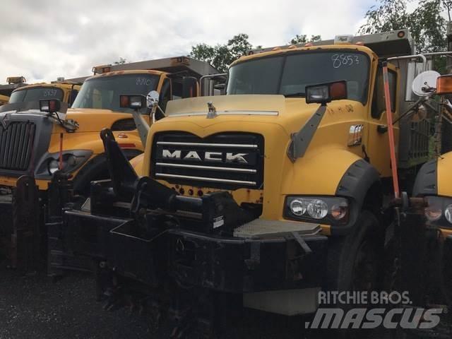 Mack 700 Snøploger- og skjær