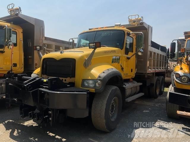 Mack 700 Snøploger- og skjær