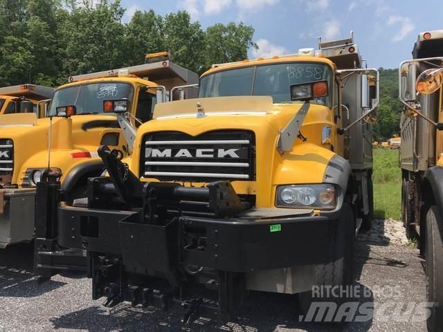 Mack 700 Snøploger- og skjær
