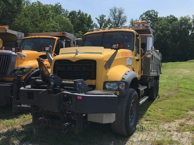 Mack 700 Snøploger- og skjær