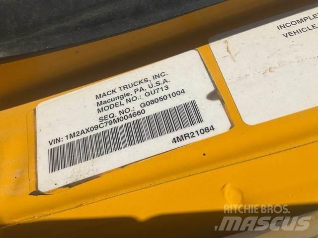 Mack 700 Snøploger- og skjær