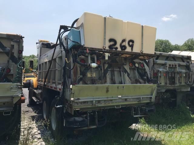 Mack 700 Snøploger- og skjær