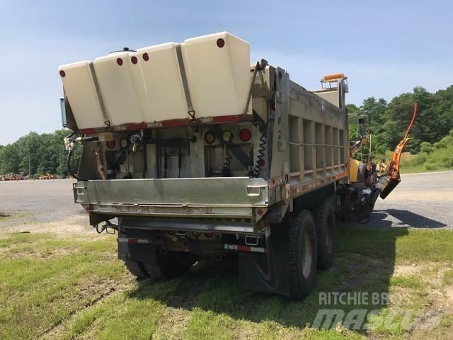 Mack 700 Snøploger- og skjær