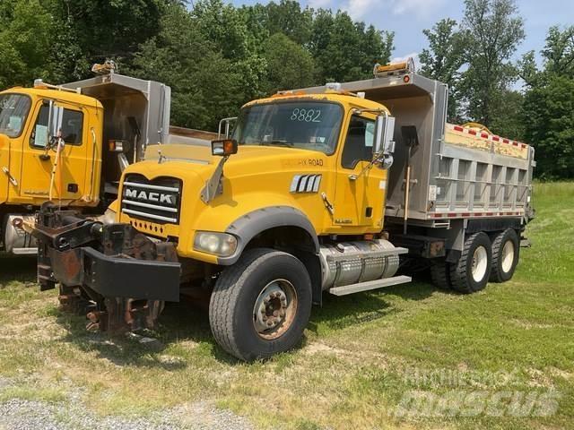 Mack 700 Snøploger- og skjær