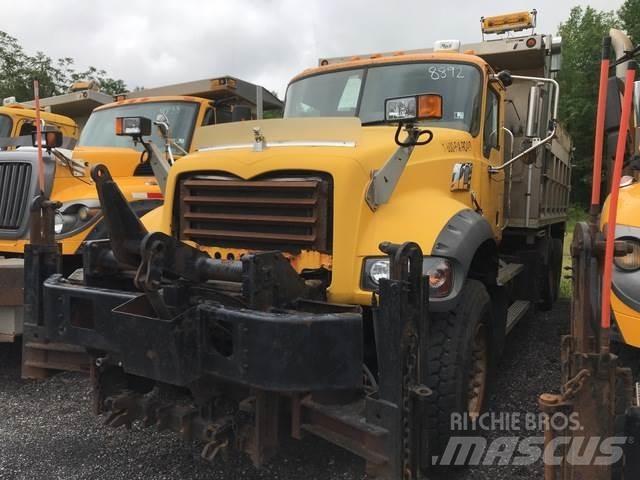 Mack 700 Snøploger- og skjær